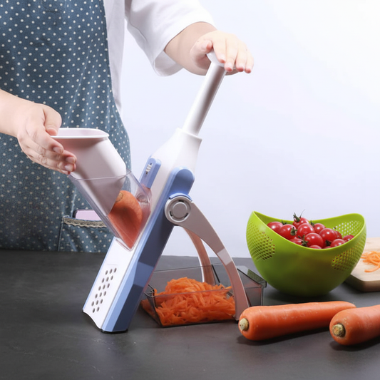 Realistische foto van groentesnijder in gebruik